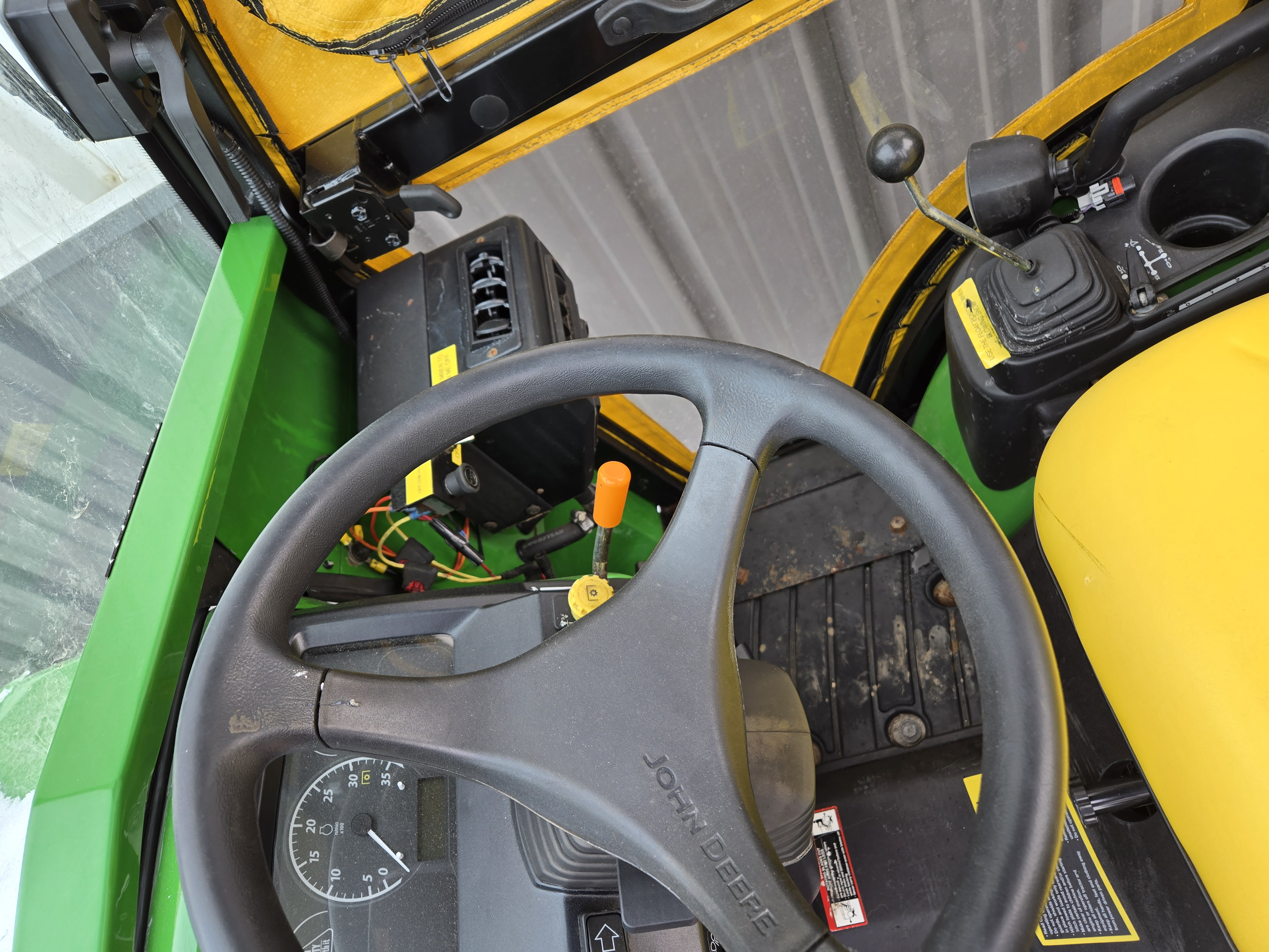 2014 John Deere 1025R Tractor