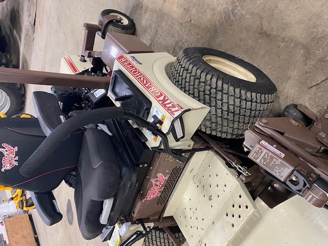 2024 Grasshopper 727 EFI 61 SD,Turf, Grammer Mower/Zero Turn