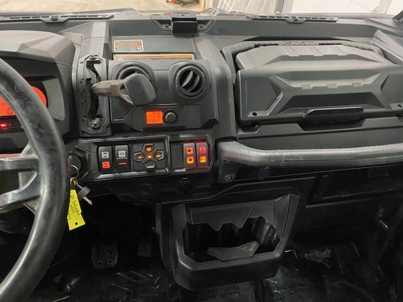 2023 Can-Am 2023 DEFENDER LTD CAB HD10 GRAY SKU # 8JPD Utility Vehicle