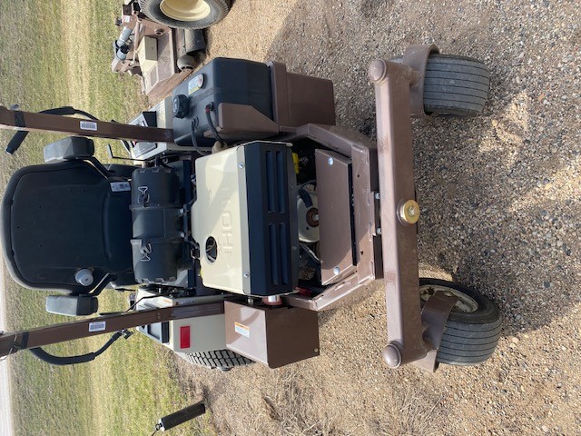 2020 Grasshopper 727K EFI 3761 61" Rear Discharge Deck Mower/Zero Turn