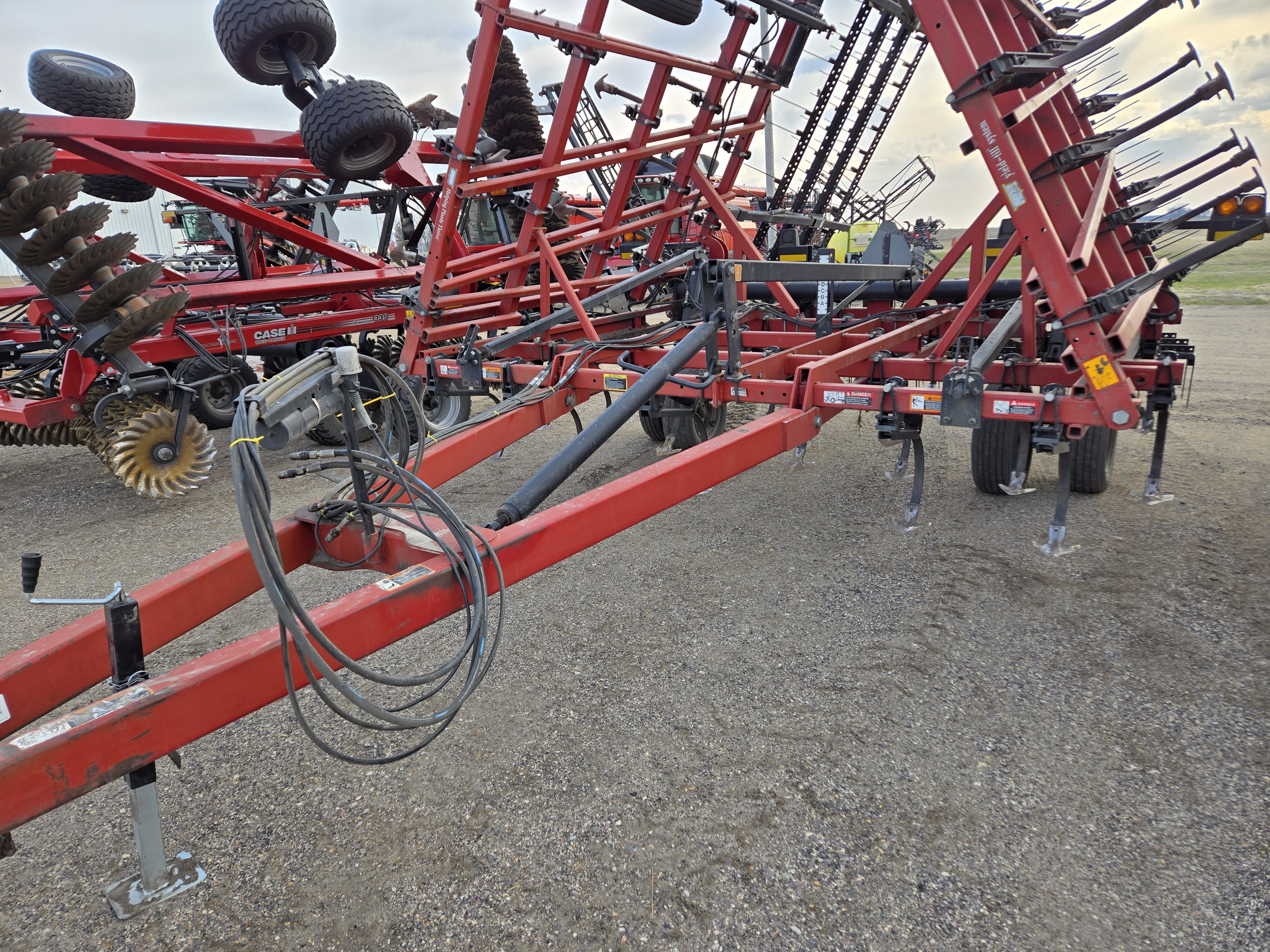 Case IH TIGERMATE II Field Cultivator