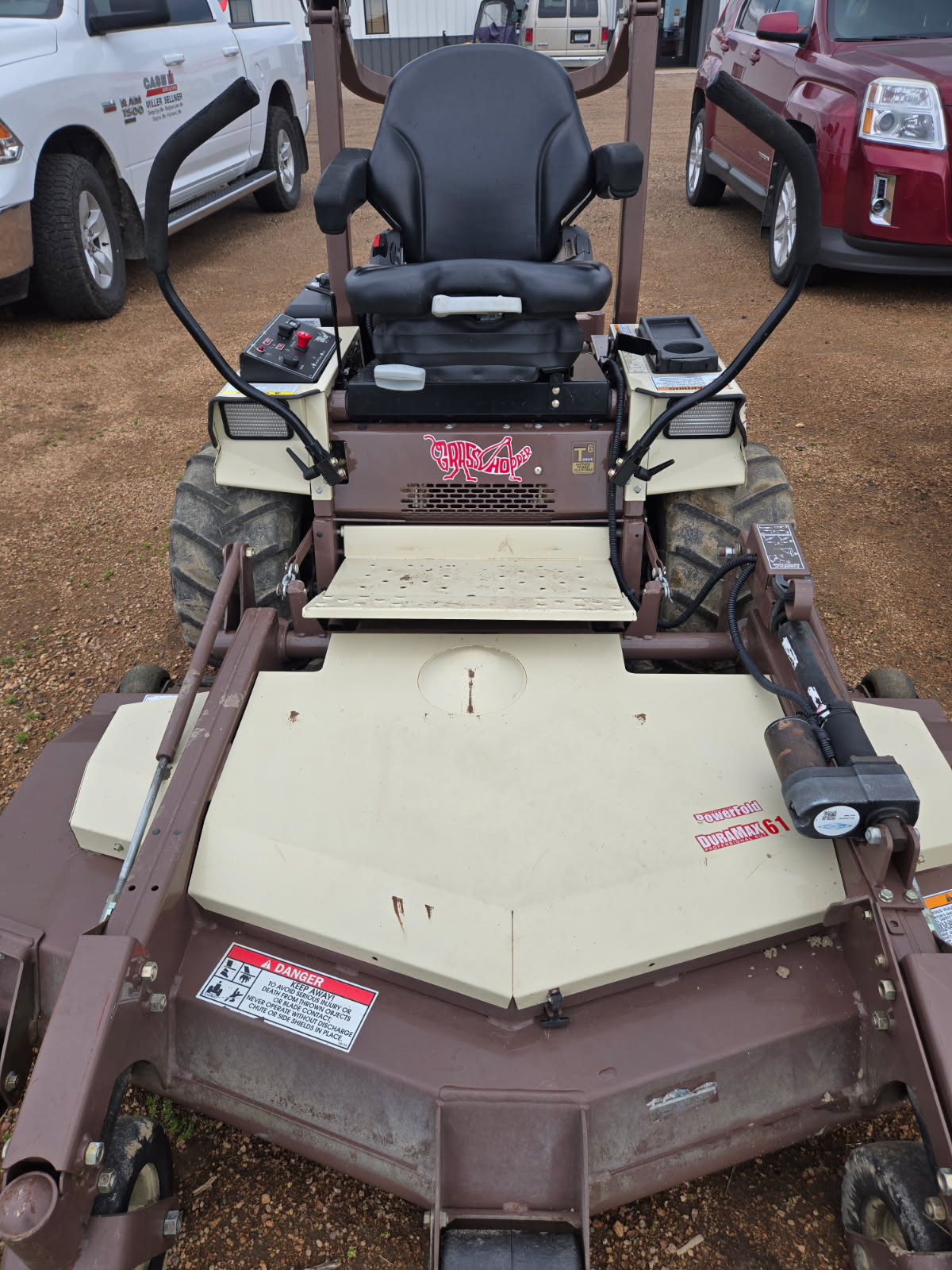 2015 Grasshopper 727 w/61" RD Deck Mower/Zero Turn