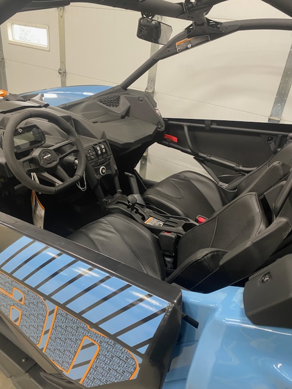 2026 Can-Am 2026 MAV X3 TURBO 900 64"BLUE/ORG SKU # 9DTC Utility Vehicle