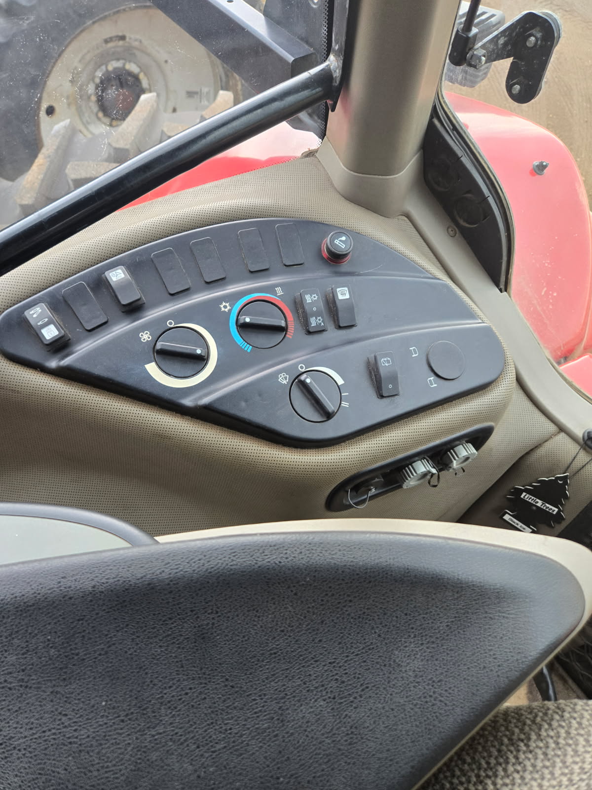 2012 Case IH Magnum 225 CVT Tractor
