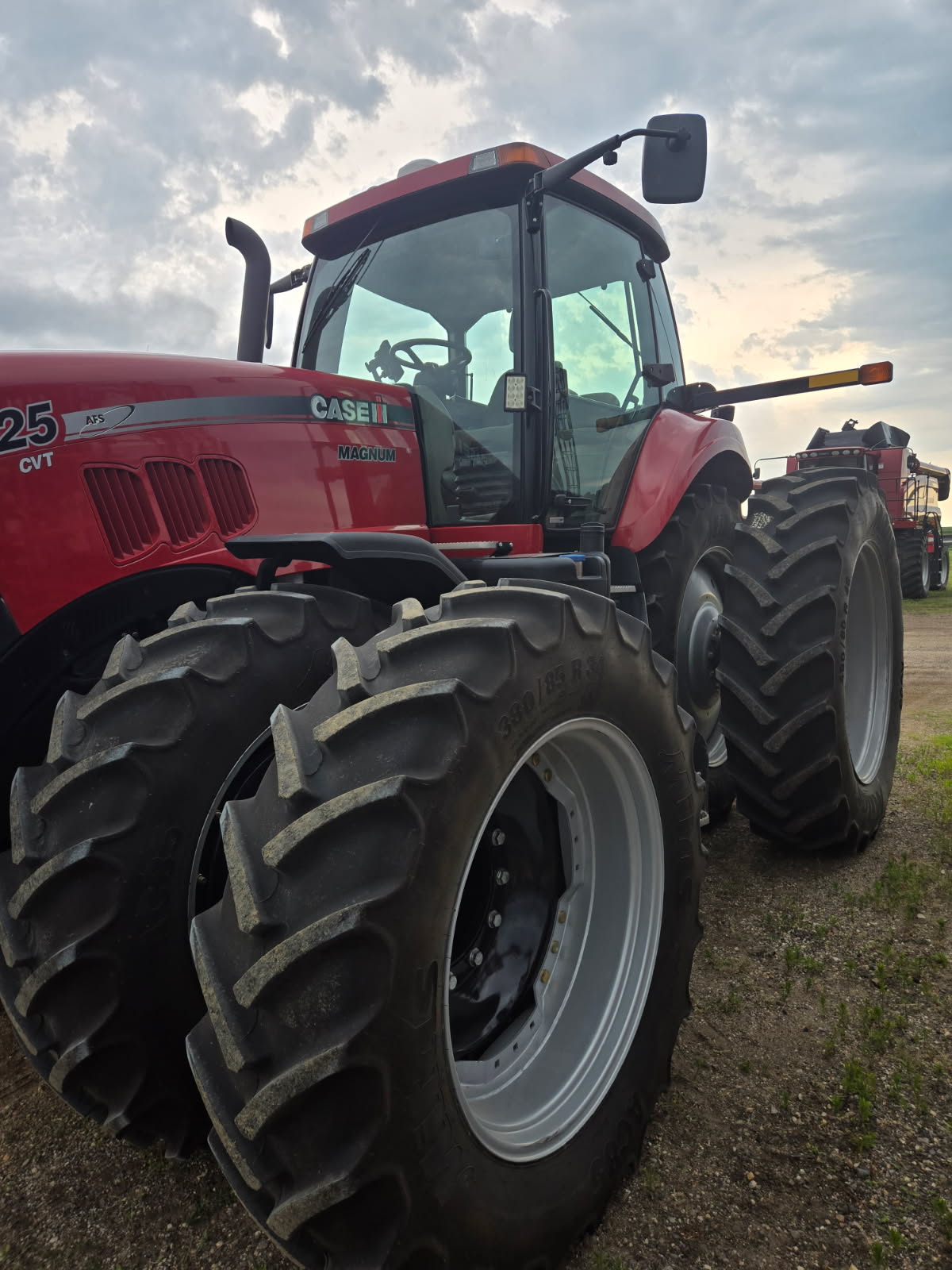 2012 Case IH Magnum 225 CVT Tractor