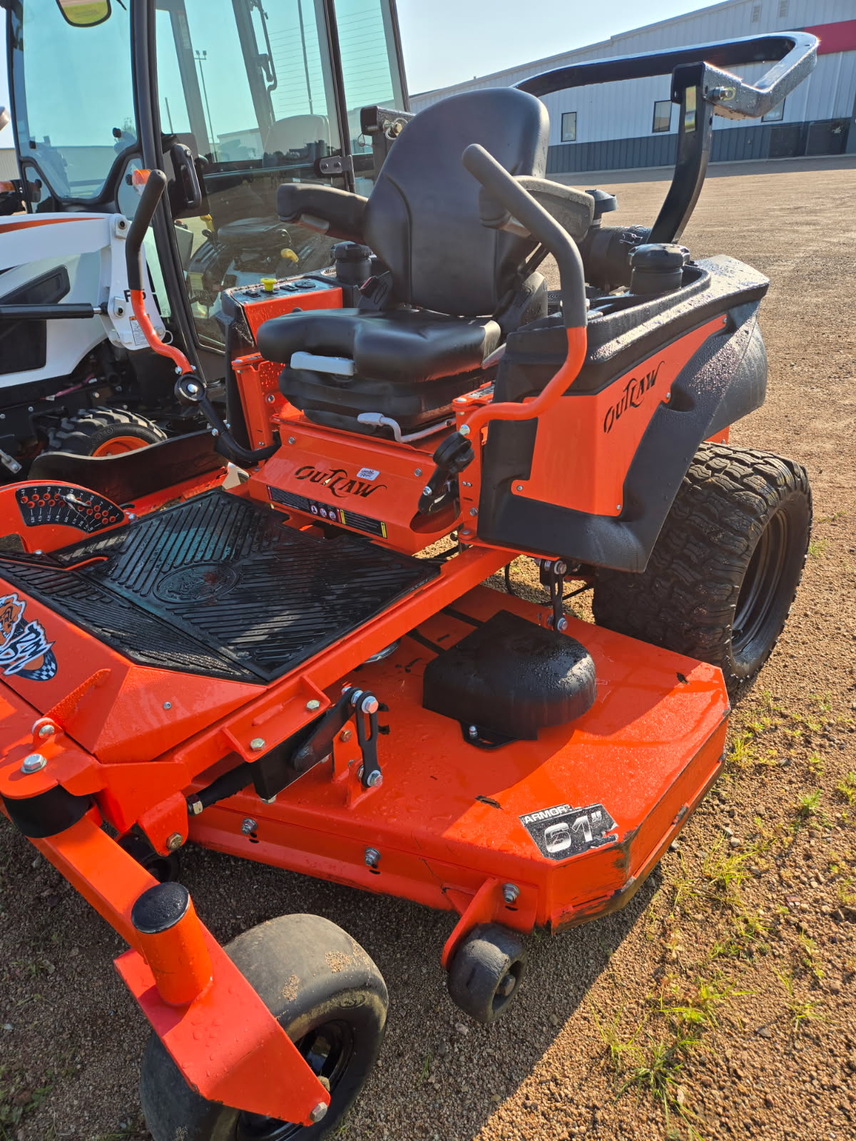 2017 Bad Boy Outlaw XP 61" Mower/Zero Turn