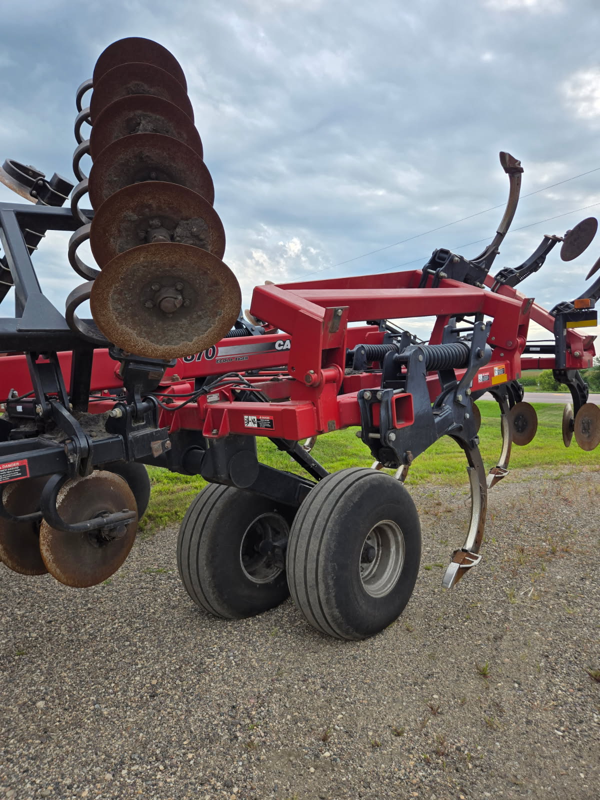 2011 Case IH ECOLO-TIGER 870-11S Deep Tillage