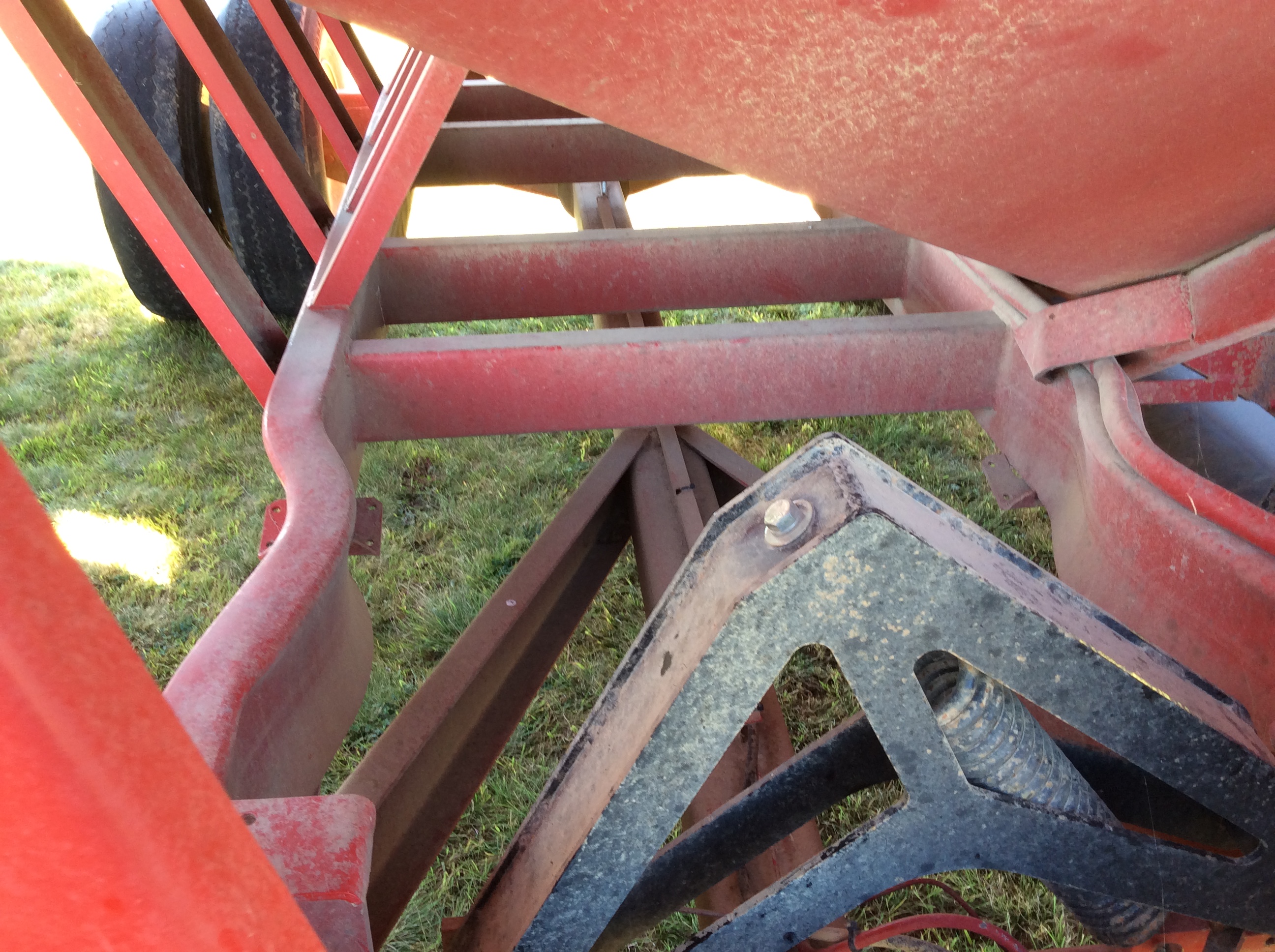 2010 Brent 744 Gravity Box