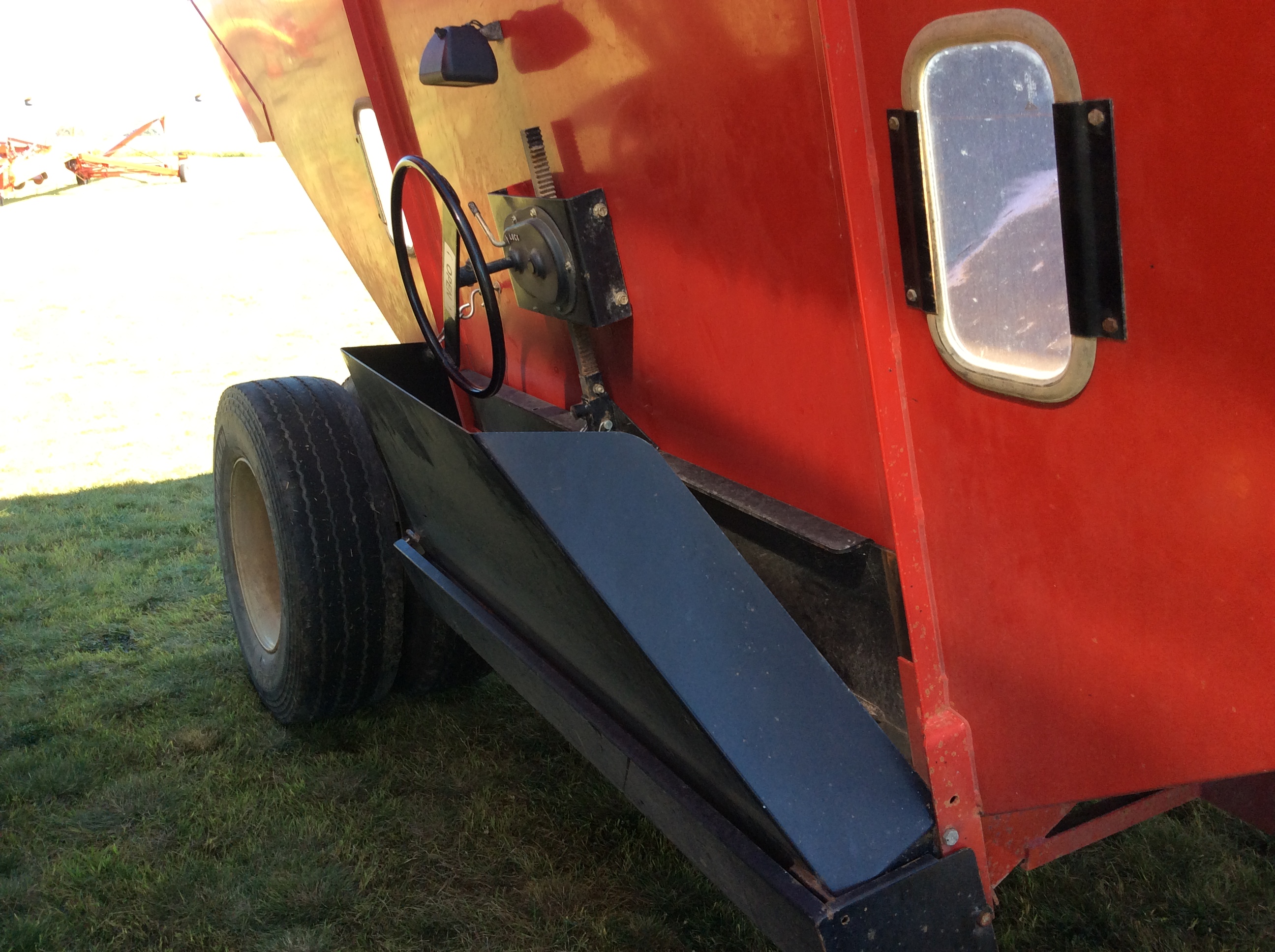 2010 Brent 744 Gravity Box