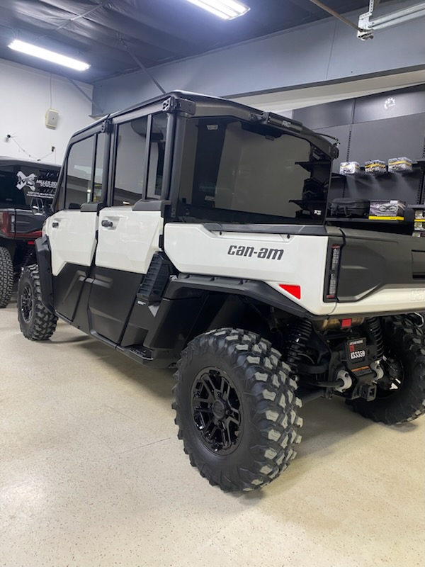 2026 Can-Am 2026 DEFENDER MAX LTD CAB HD11 WHITE SKU # 6MTE Utility Vehicle