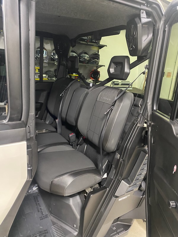 2026 Can-Am 2026 DEFENDER MAX LTD CAB HD11 WHITE SKU # 6MTE Utility Vehicle