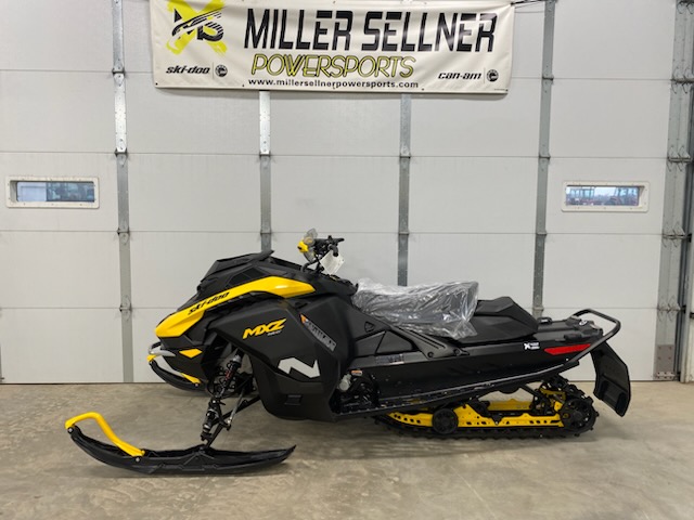 2027 Ski-Doo 2027 MXZ NEO+ 600EFI 55HP YEL/BLK SKU # BPVA Snowmobile
