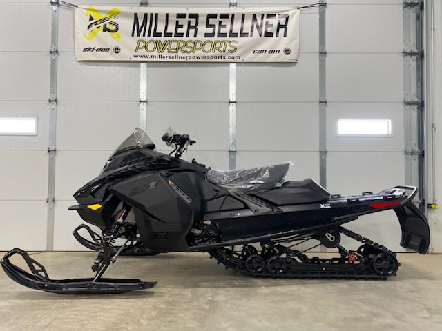 2027 Ski-Doo 2027 MXZ ADR 850 137"x1.25"RS BLACK SKU # BDVA Snowmobile