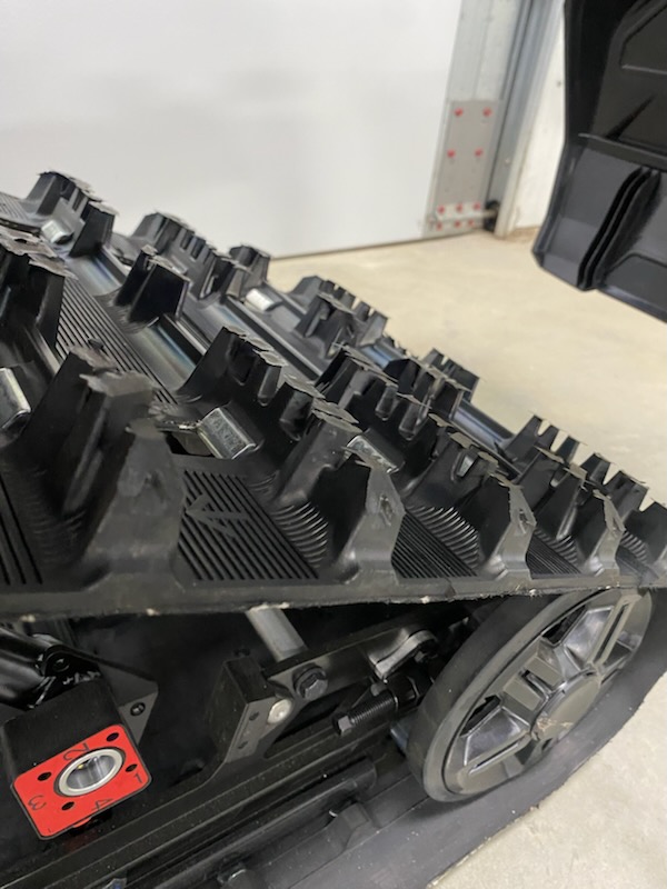 2027 Ski-Doo 2027 REN 900 ACE TURBO R 137" BLACK SKU # DTVA Snowmobile