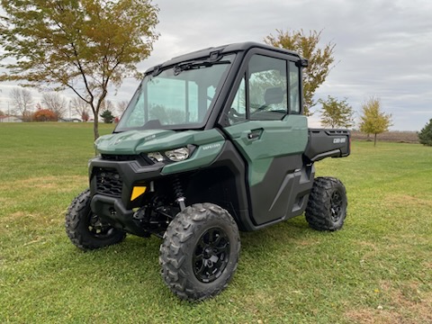2026 Can-Am 2026 DEFENDER DPS CAB HD9 64"GREEN SKU # 8UTD Utility Vehicle