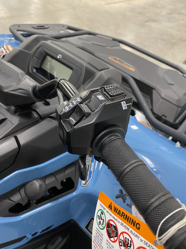 2026 Can-Am 2026 OUTLANDER MAX XT 700 BLUE SKU # 1YTG ATV
