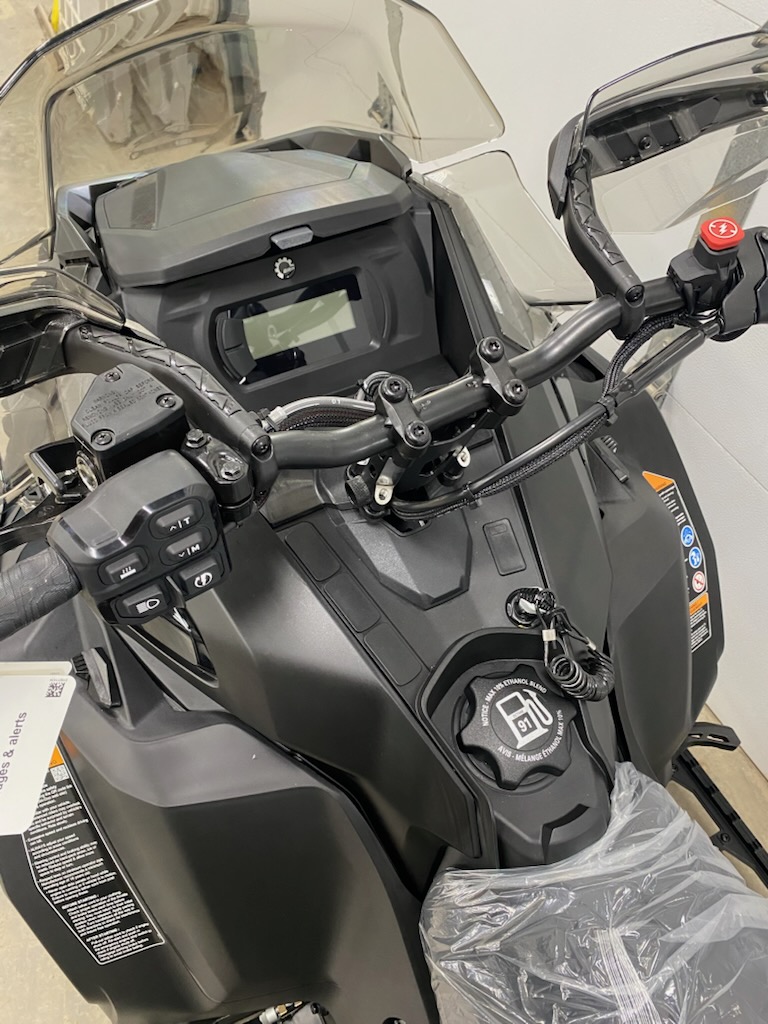 2027 Ski-Doo 2027 BC ADR 850 E.S.146 ARCTIC DESERT SKU #UGVB Snowmobile