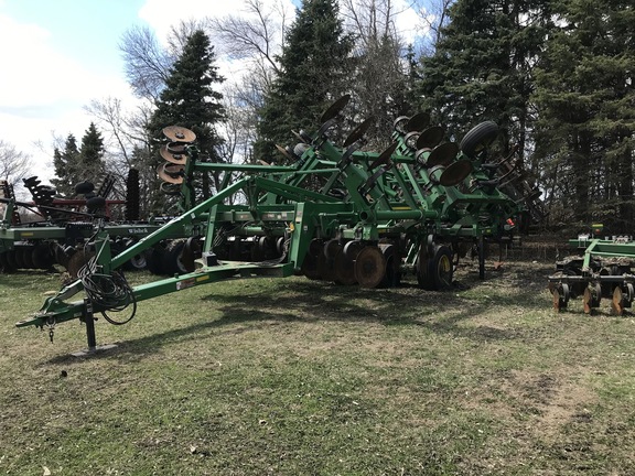 2015 John Deere 2730 Disk Ripper