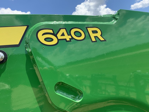 2022 John Deere 640R Loader