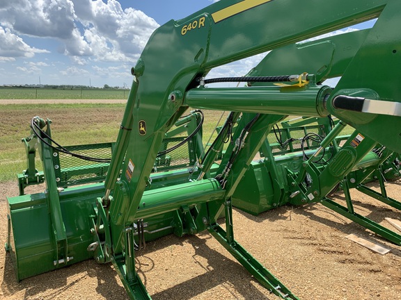 2022 John Deere 640R Loader