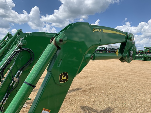 2022 John Deere 640R Loader