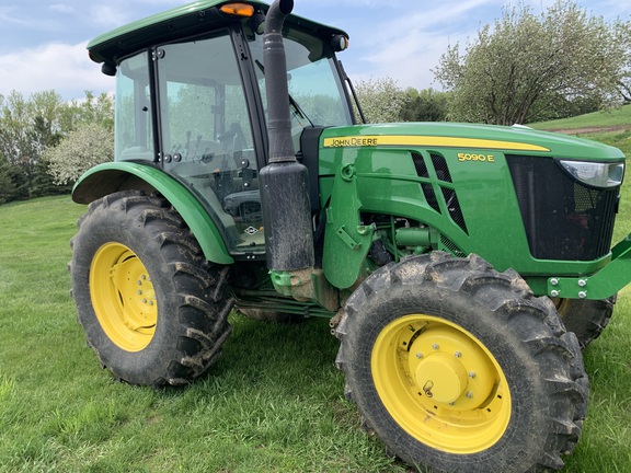 2023 John Deere 5090E Tractor