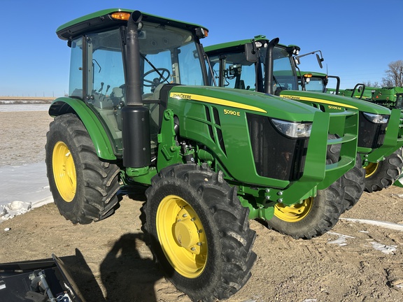 2023 John Deere 5090E Tractor