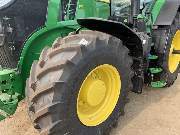 2023 John Deere 7R 310 Tractor