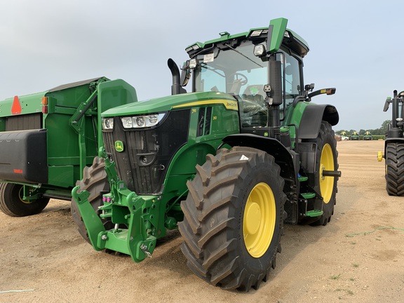 2023 John Deere 7R 310 Tractor