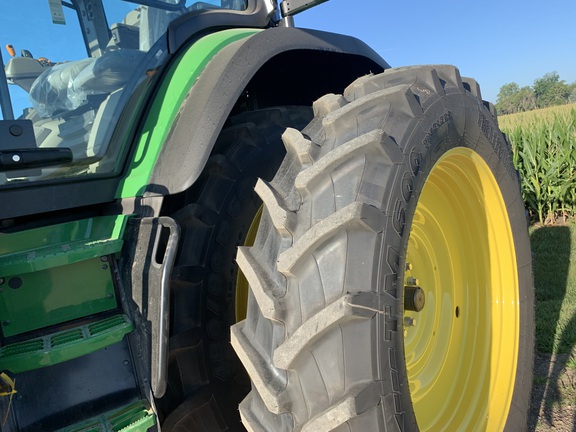 2023 John Deere 7R 230 Tractor