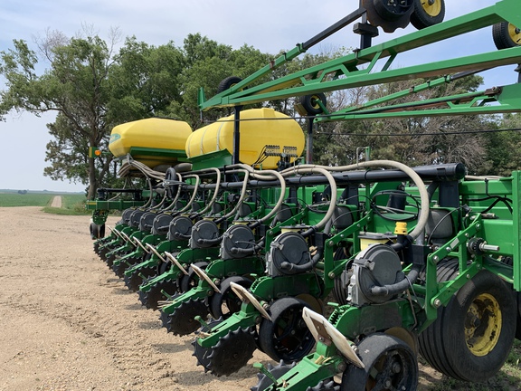 2009 John Deere DB60 Planter