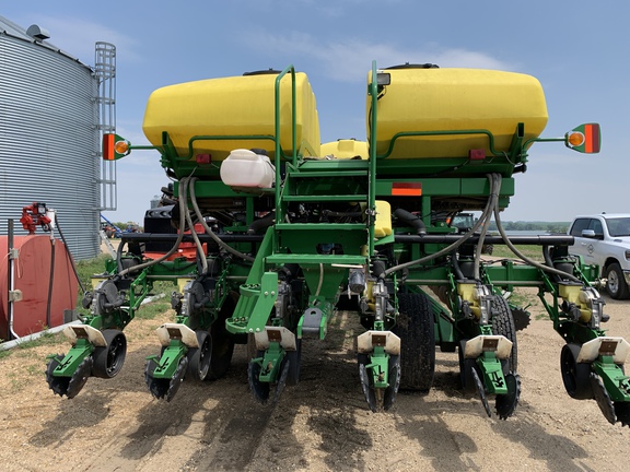 2009 John Deere DB60 Planter