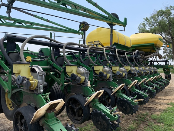 2009 John Deere DB60 Planter