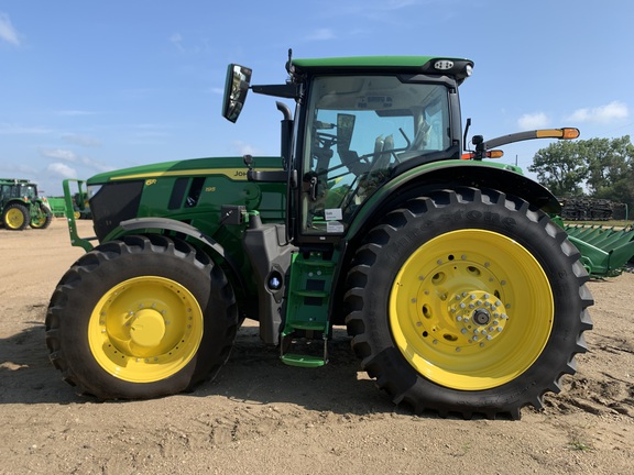 2023 John Deere 6R 195 Tractor