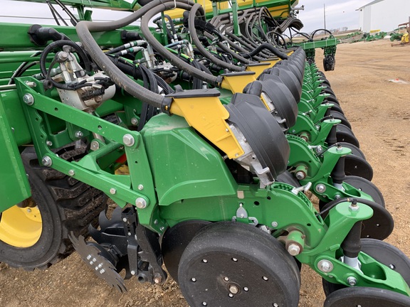 2023 John Deere DB66 Planter