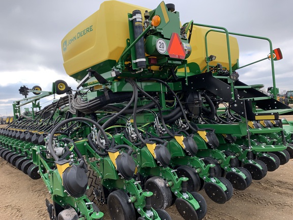 2023 John Deere DB66 Planter