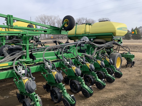 2019 John Deere DB60 Planter