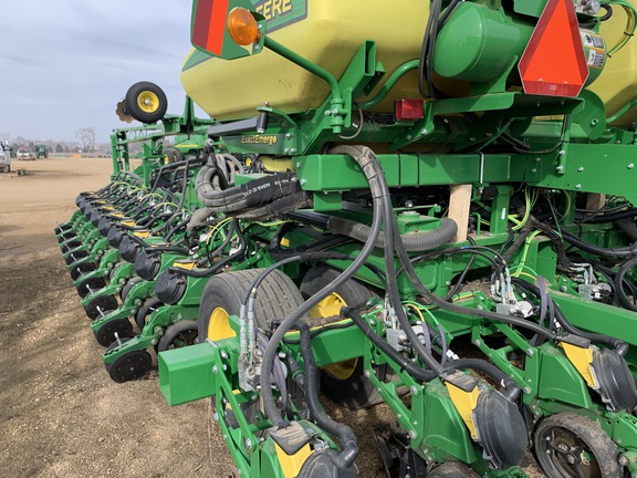 2019 John Deere DB60 Planter