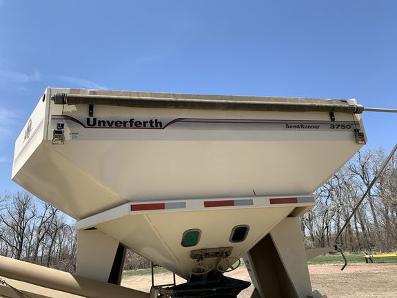 2010 Unverferth 3750 Tender