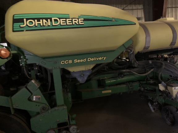 2007 John Deere 1770NT CCS Planter