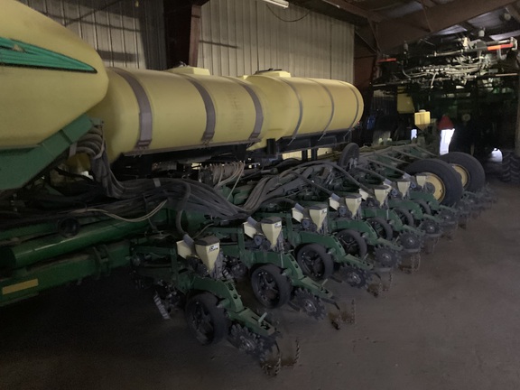 2007 John Deere 1770NT CCS Planter