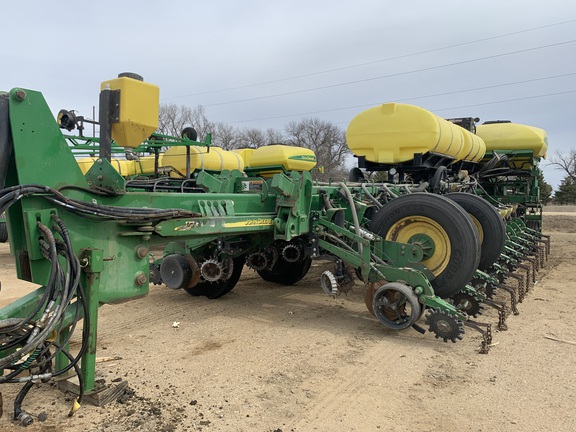 2007 John Deere 1770NT CCS Planter