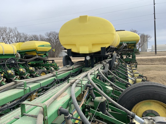 2007 John Deere 1770NT CCS Planter