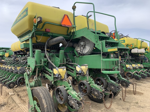 2007 John Deere 1770NT CCS Planter