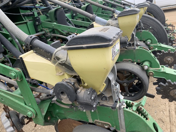 2007 John Deere 1770NT CCS Planter