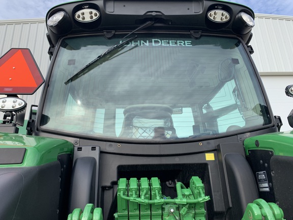 2022 John Deere 6R 195 Tractor