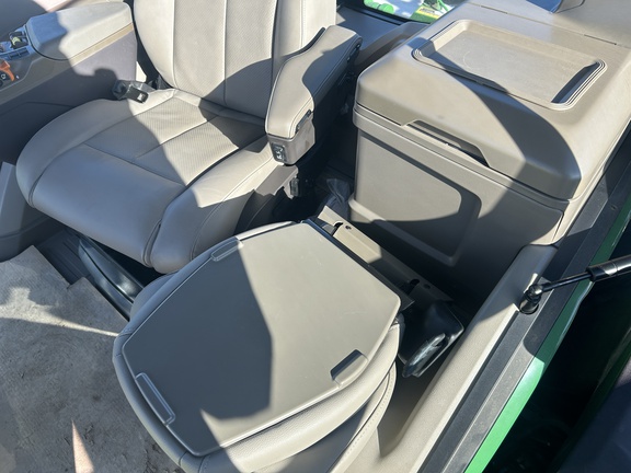 2023 John Deere 8RT 370 Tractor Rubber Track