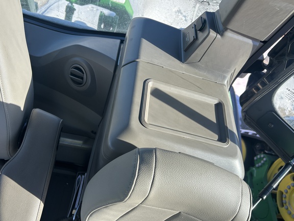 2023 John Deere 8RX 410 Tractor Rubber Track