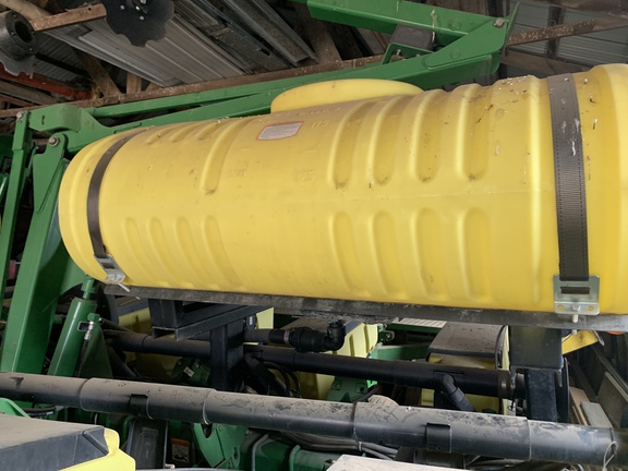 2014 John Deere 1760 Planter