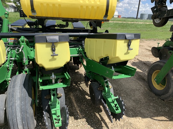 2014 John Deere 1760 Planter